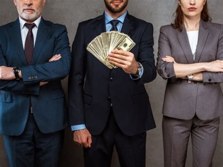 Do bankers bonuses get taxed?